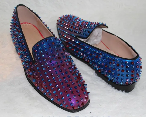 Мужские мокасины с заклепками черные кожаные туфли разных цветов квадратным