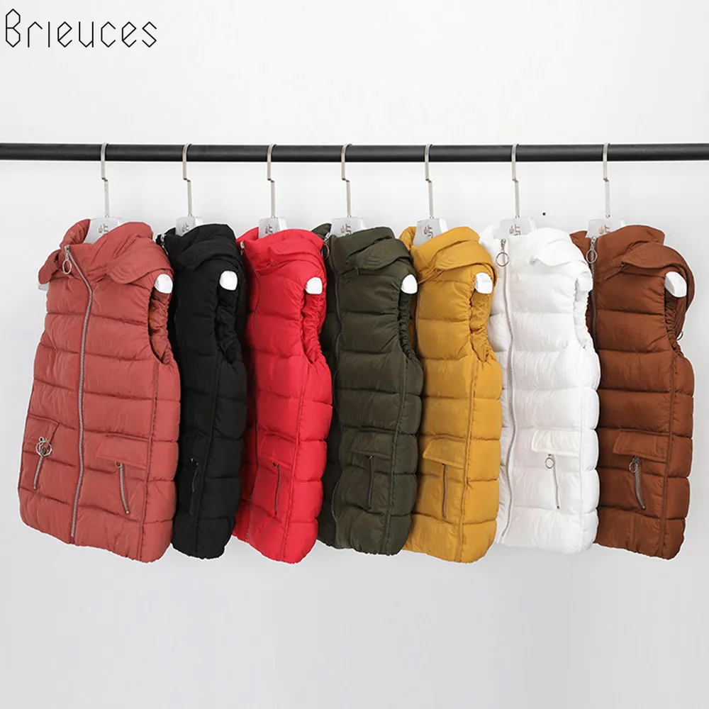 Жилет женский осенне-зимний без рукавов с капюшоном | Женская одежда