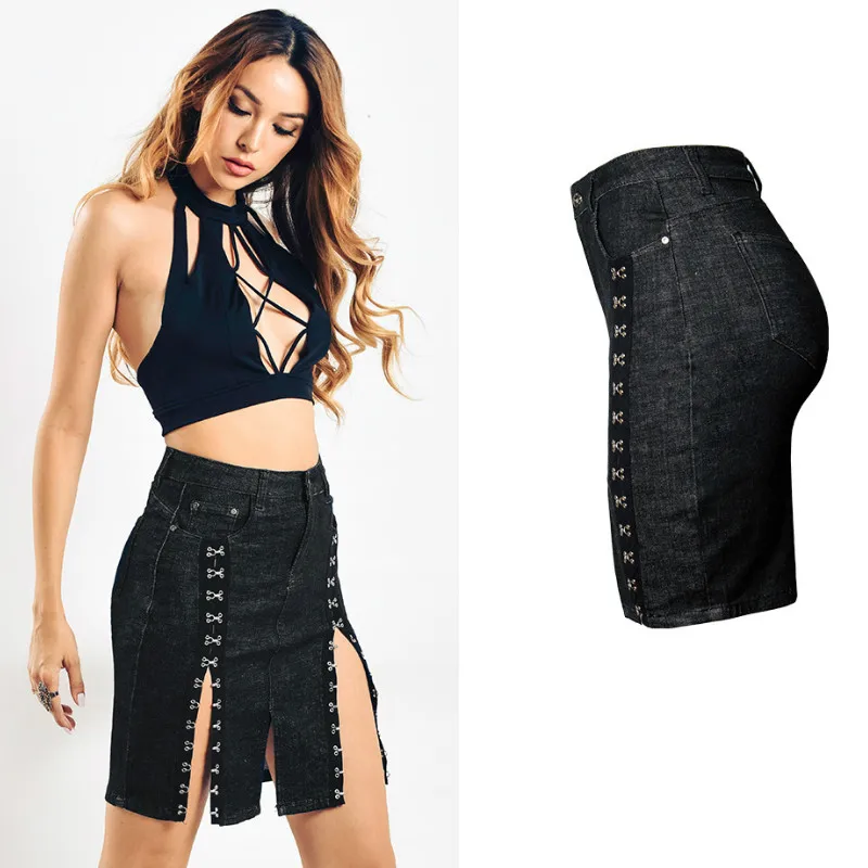 Женская джинсовая мини юбка LOGAMI облегающая с заклепками и высокой талией черного