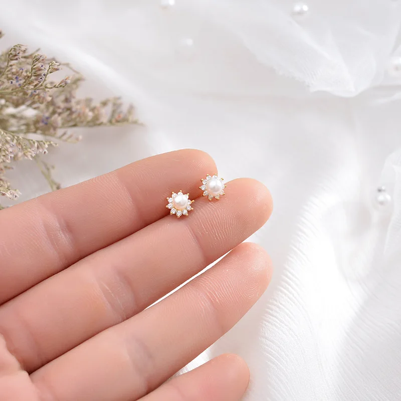 Серебряные серьги гвоздики из серебра 925 пробы с натуральным жемчугом вставки от