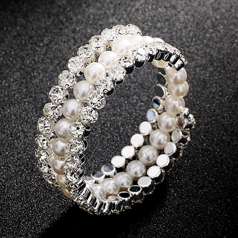 Женские многослойные браслеты с жемчужными бусинами свадебные золотистого и