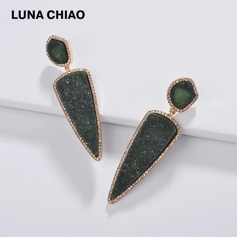 Луна Чао 2020 Новое поступление треугольные серьги с кристаллом друзи паве розетки с горным хрусталем Утверждение женских модных украшений.