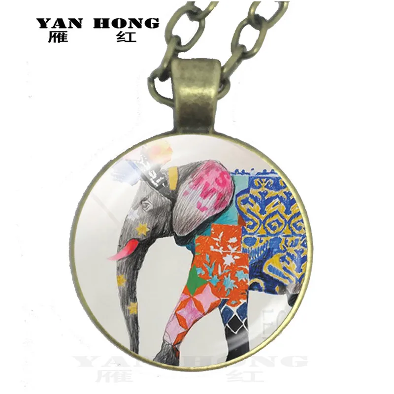 Сохраняйте спокойствие Эмма с фокусным расстоянием 25 мм Ожерелье лошадь