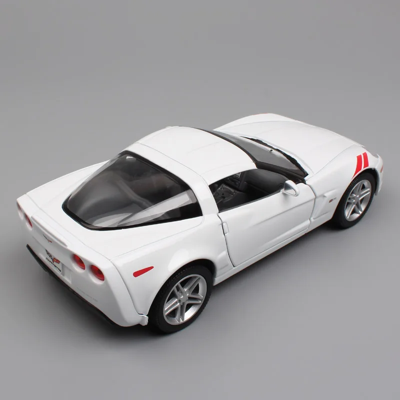 1/24 Масштаб Мини Chevrolet Corvette Z06 скат купе спортивные автомобили 2007 литые автомобили и модели miniaturas игрушки для коллекционеров