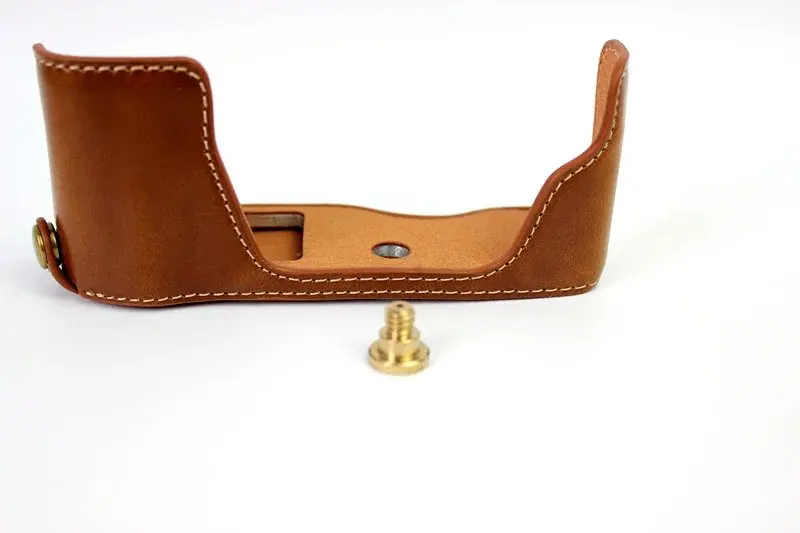 Brown Из искусственной кожи Камера Защитный Половина уход за кожей лица сумка через плечо чехол для Canon M50 с батарейным отсеком на кожаной основе цифрового фотоаппарата спортивные аксессуары для камеры - Цвет: Brown