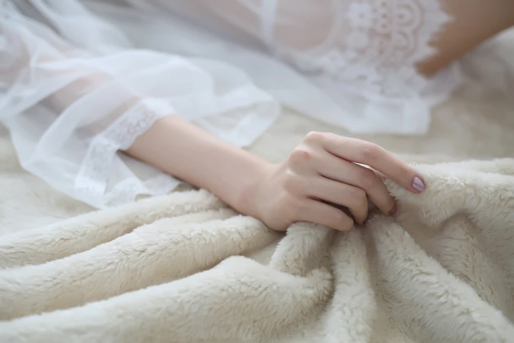 2018 женская прозрачная пикантная ночная рубашка без бретелек кружевные