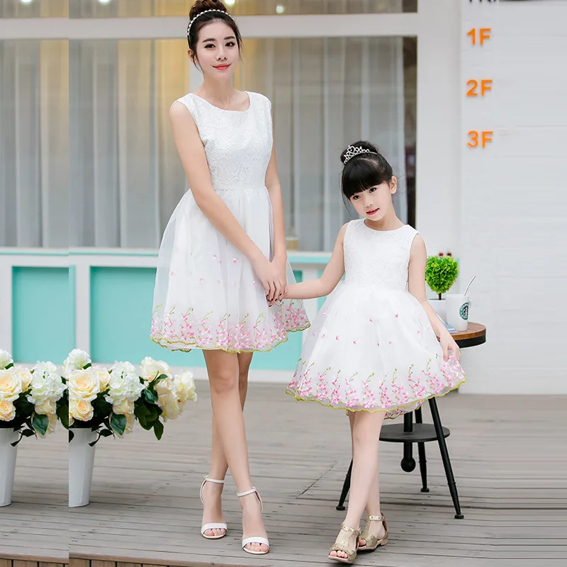 Платья для мамы и дочки на свадьбу белая кружевная одежда летняя юбка пачка без
