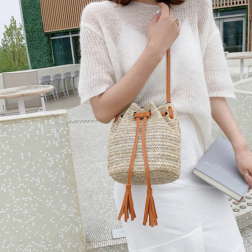 Модное литературное дамское соломенное ведро с кисточками дикая сумка через