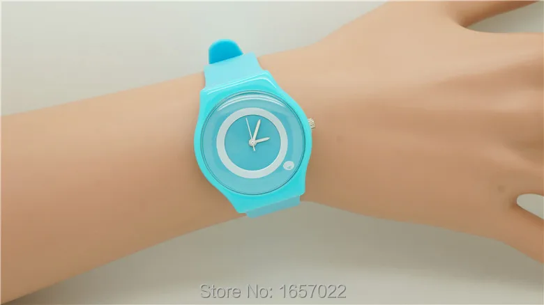 Новое поступление женские простые круги циферблат dresswatch продвижение студенческие высококачественные кварцевые часы без отметки