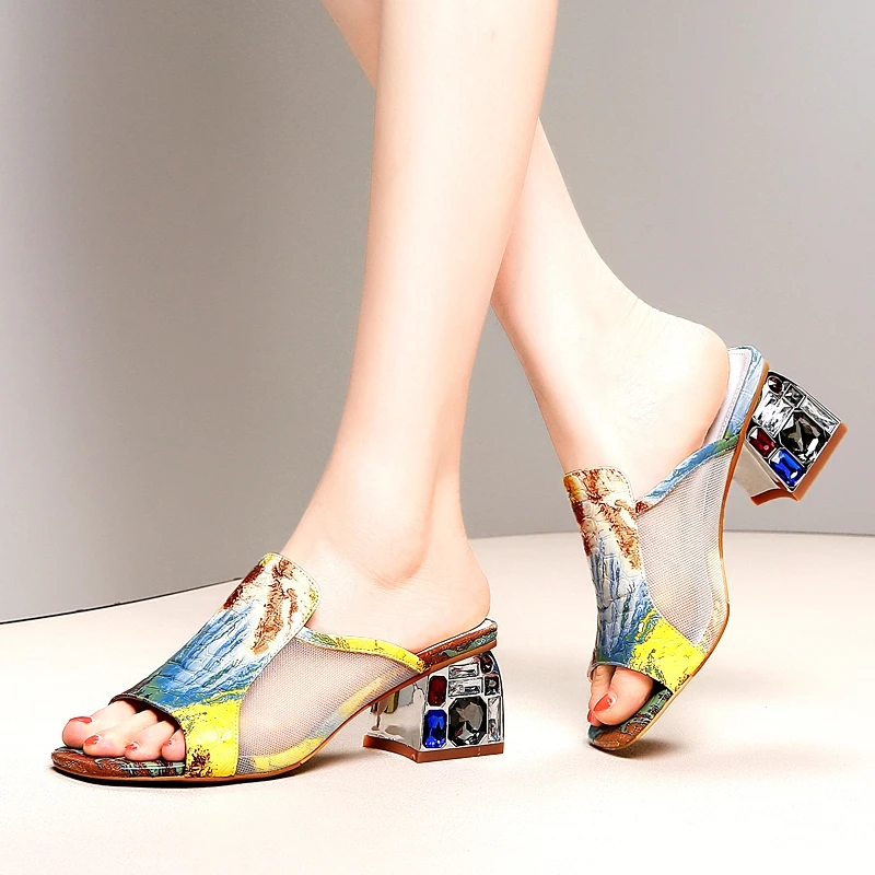 

ISNOM Mesh Slippers Woman Open Toe Footwear Fashion Crystal Heels High Shoes Female Print Colorfur Mules Shoes Women Summer 2019