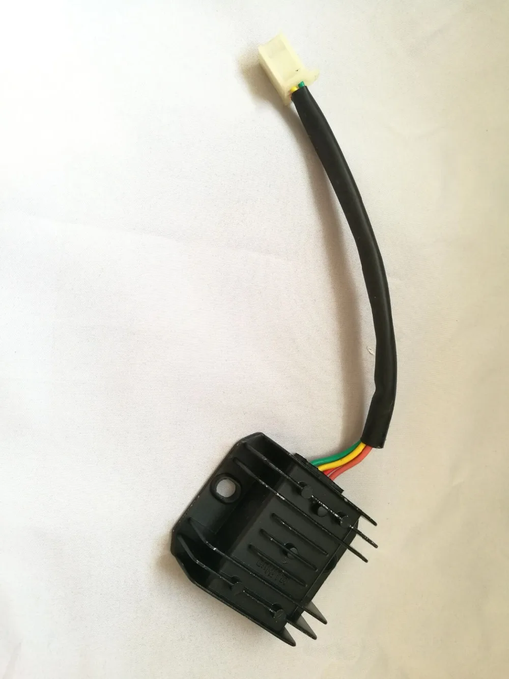 

1PCs Voltage Regulator Rectifier 4 Wires For GY6 Scooter ATV Quad 125cc 150cc Dirt Bike Motorcycle DC voltag