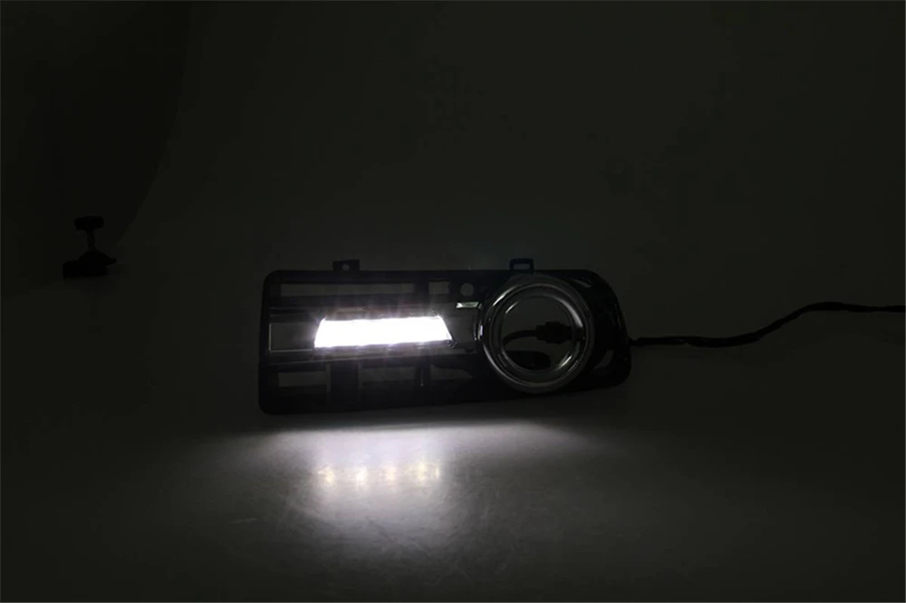 Car flashing 1Pair DRL Daytime Running light For Volkswagen VW Golf 4 MK4 1998 1999 2000 2001 2002 2003 2004 2005 Fog Lamp cover |