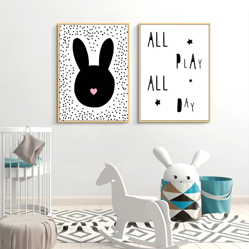 Черно белый минималистичный постер для детской комнаты с изображением единорога