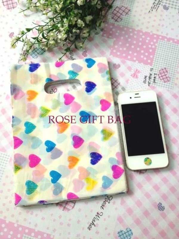 

15x20cm Colorful Hearts Print Plastic Bags Jewelry Gifts Packaging Bags With Handle Boutique Packing Plastic Gift Bag 100pcs/lot