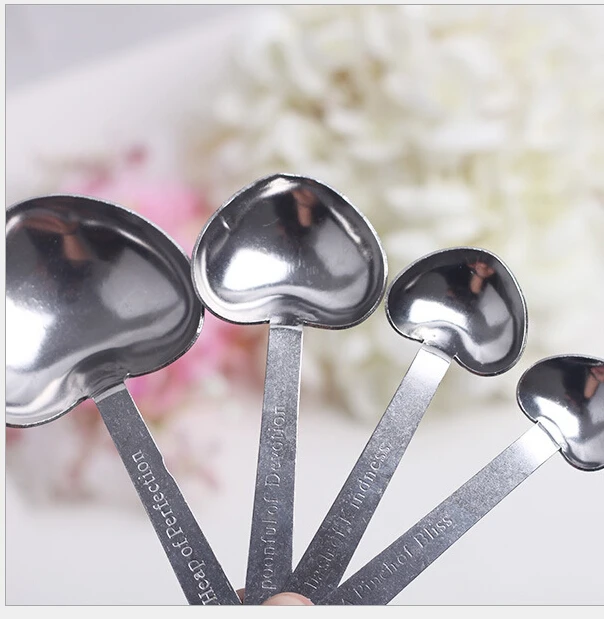 One Set of Four Heart Shaped Measuring Spoons Wedding Favors LOVE Cooking Tools Free Shipping | Дом и сад