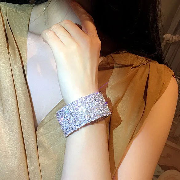 Роскошный прозрачный широкий браслет AAA + с кубическим цирконием в форме капли