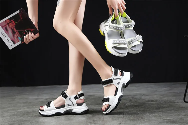Sandalias mujer/ г.; обувь; женские босоножки на платформе; сезон лето; Новинка; модная Брендовая женская обувь на массивном каблуке; chaussures femme; пляжные сандалии