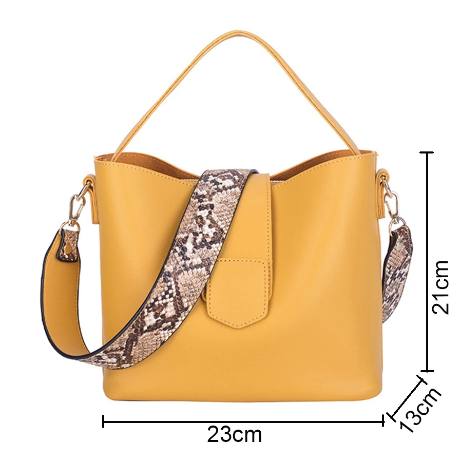 Брендовая женская сумка-мешок с широким ремешком под змеиную кожу дизайнерские