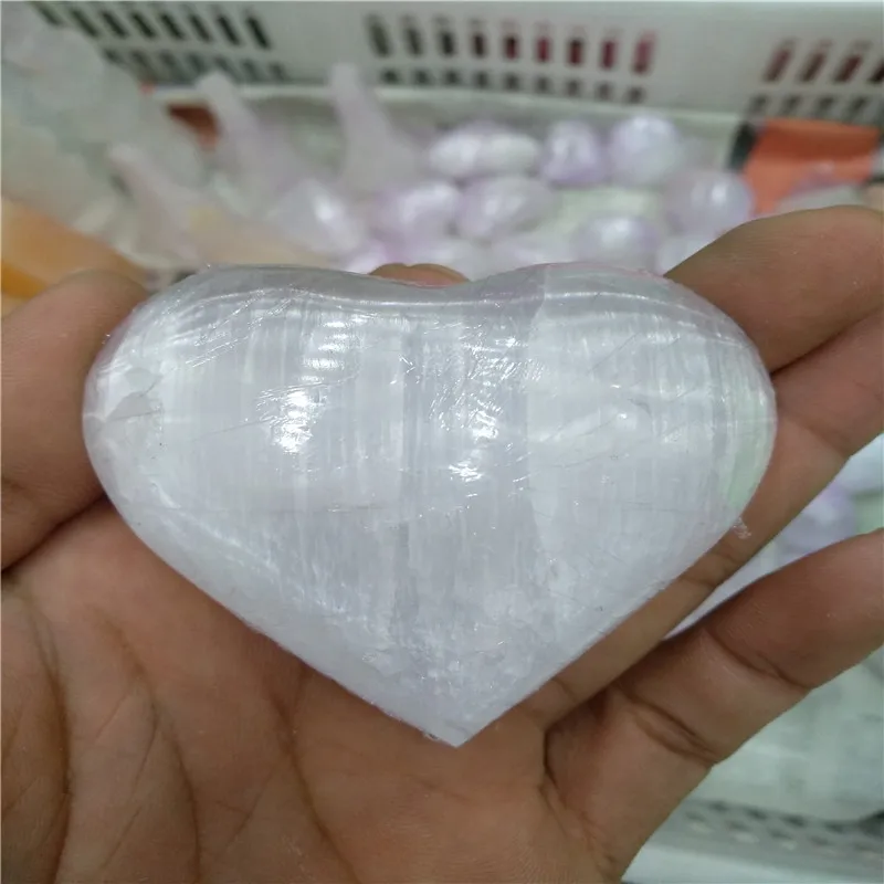 SELENITE Карманный пушистый резьба в форме сердца Исцеление Кристалл Рейки 1