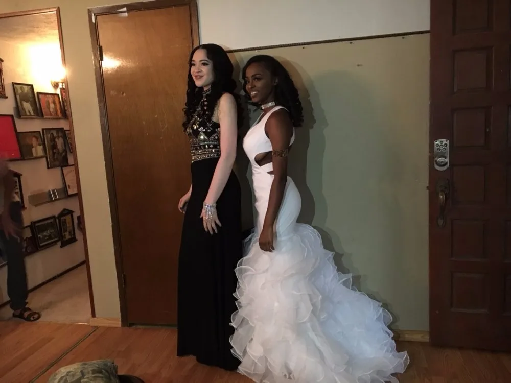 Очаровательный Африканских Спинки Белый Красный Русалка Пром Платья 2017 Оборками