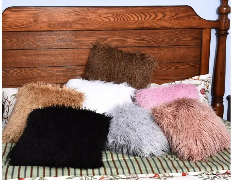 

Наволочка из искусственного меха для дивана