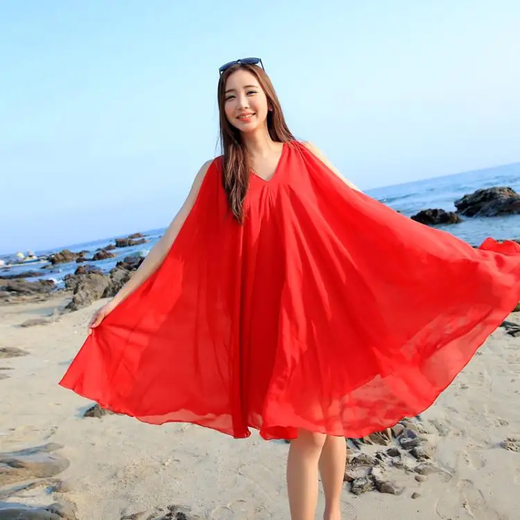 Длинное тонкое платье без рукавов с треугольным вырезом красное пляжное