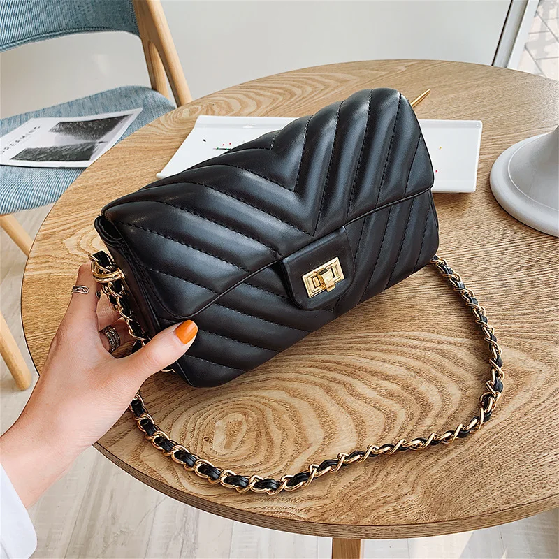 Женская сумка мессенджер Lingge маленькая квадратная с цепочкой и треугольной