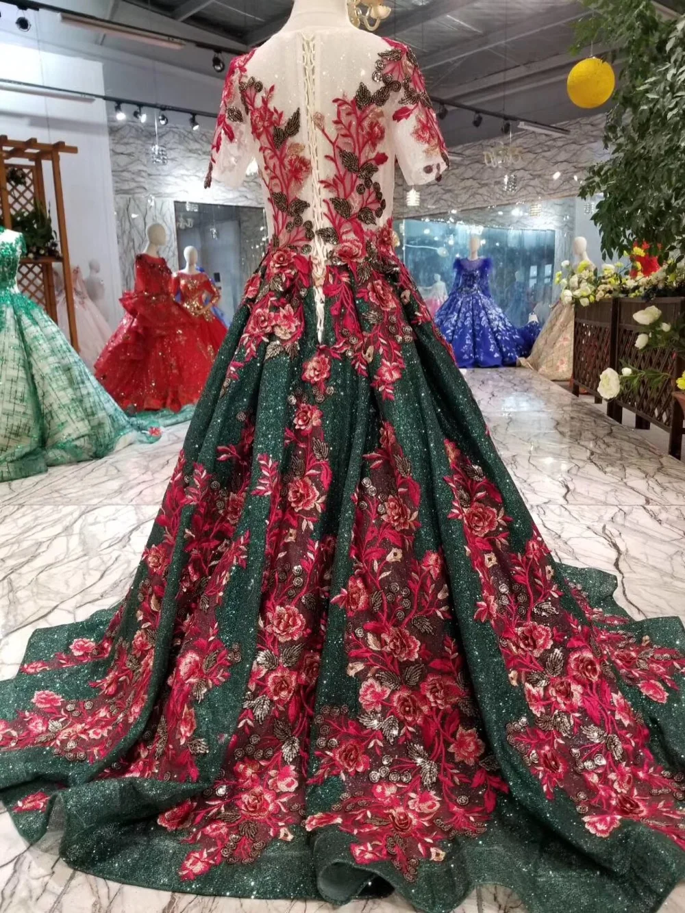 Emerald Green Red Lace flowers Prom Dress Glitters Prom Gown 2019 New Design Fashion Evening Party Gown Arabic