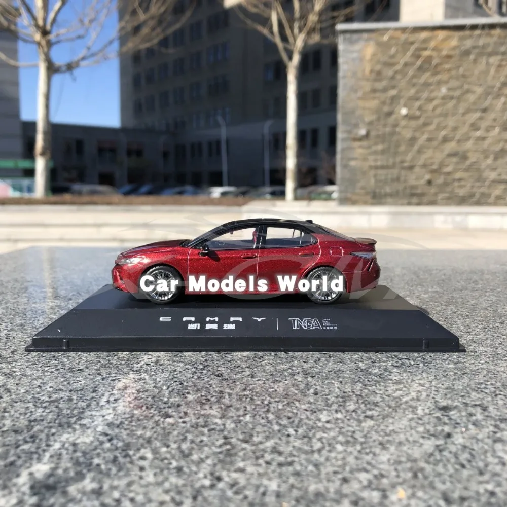 Модель литая автомобиля для всех новых Camry Sport 1:43 (красный) + небольшой