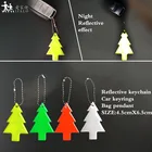 Светоотражающая подвеска-брелок в виде рождественской елки