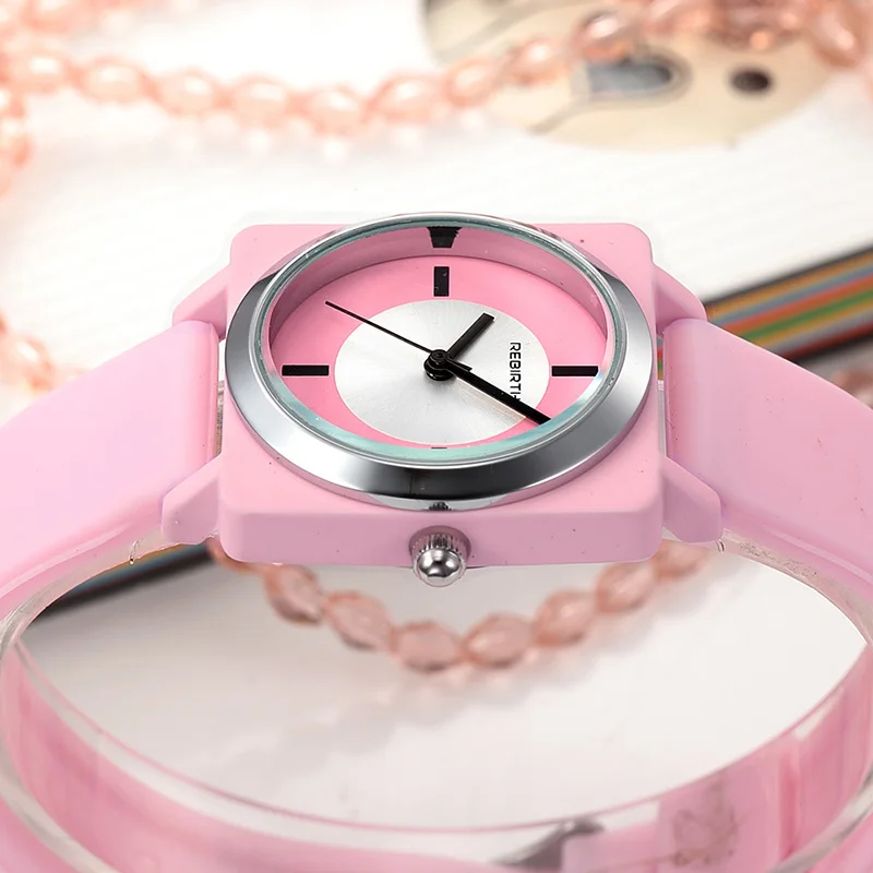 Модные трендовые женские кварцевые часы с квадратным силиконовым циферблатом