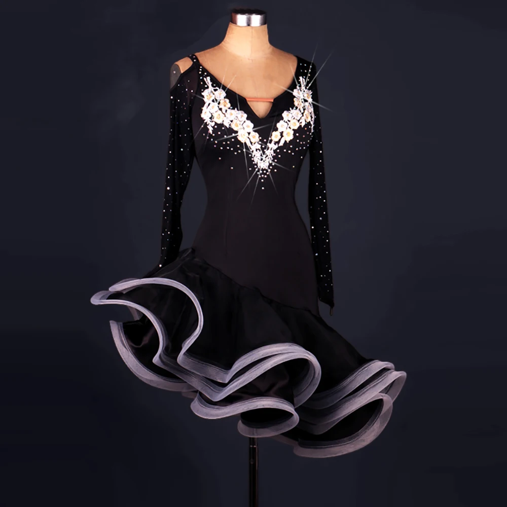 Женское платье для латиноамериканских танцев белое красное кружевное с бахромой