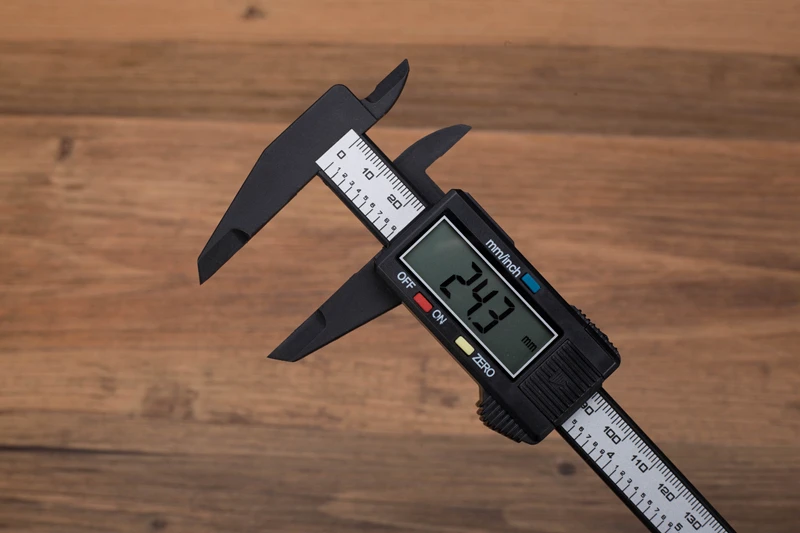 Цифровой штангенциркуль из углеродного волокна с ЖК-дисплеем 150 мм 6 дюймов