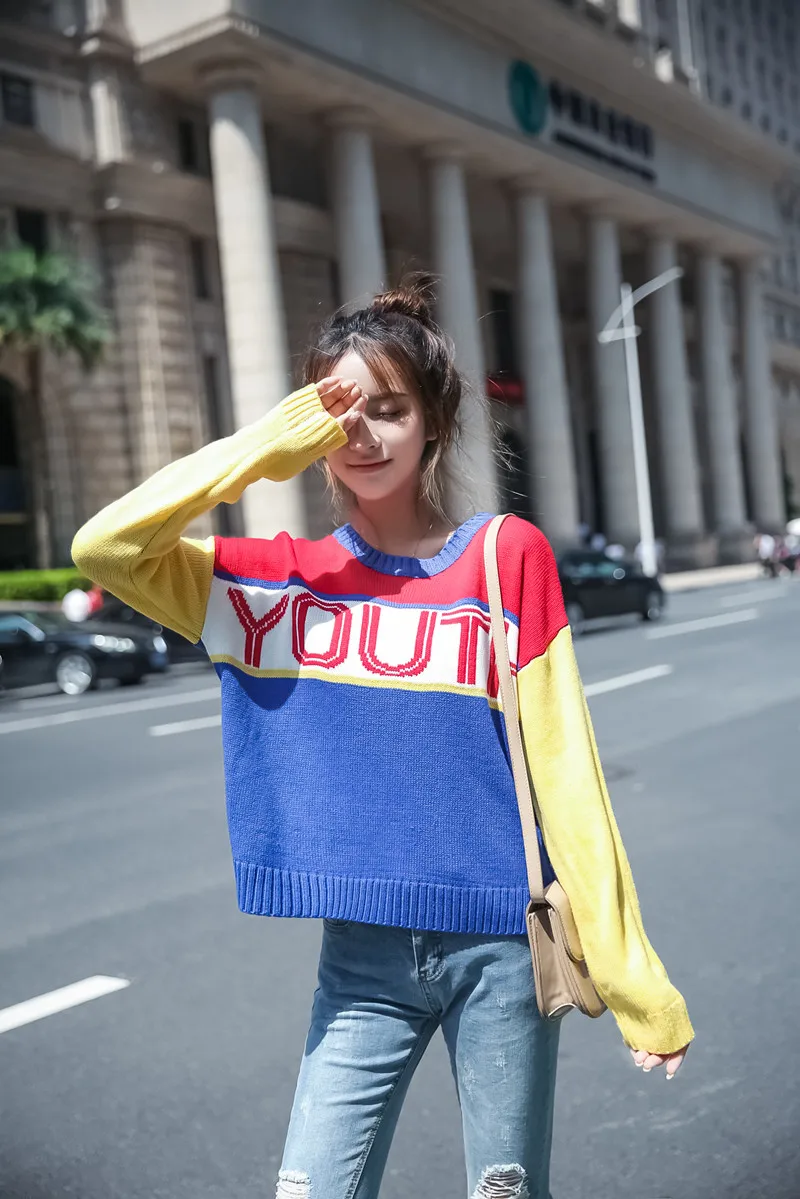 2018 New Autumn winter new contrast color stitching small fresh long-sleeved knit sweater women plus size O-neck pullover |