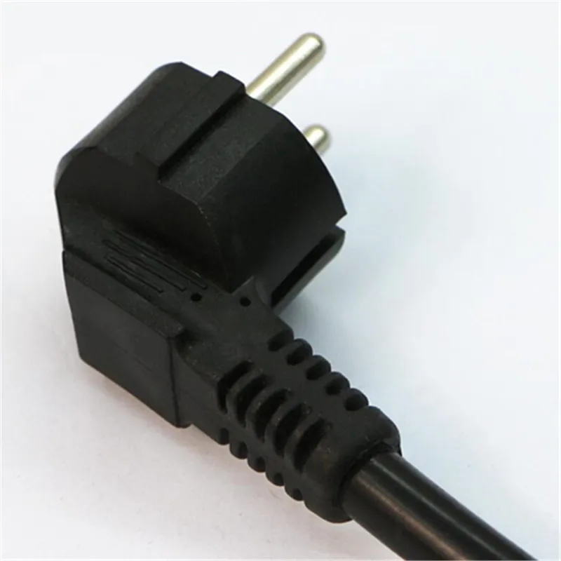 Подключите штепсельную вилку европейского стандарта к PDU/usb кабелю питания хоста