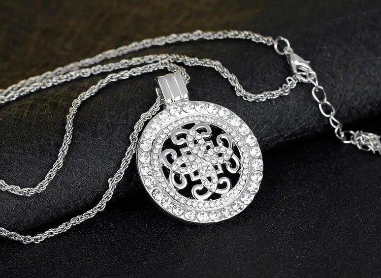 Dazzling rhinestones Chinese knot hollow pattern fashion lady`s pendant necklace jewelry | Украшения и аксессуары