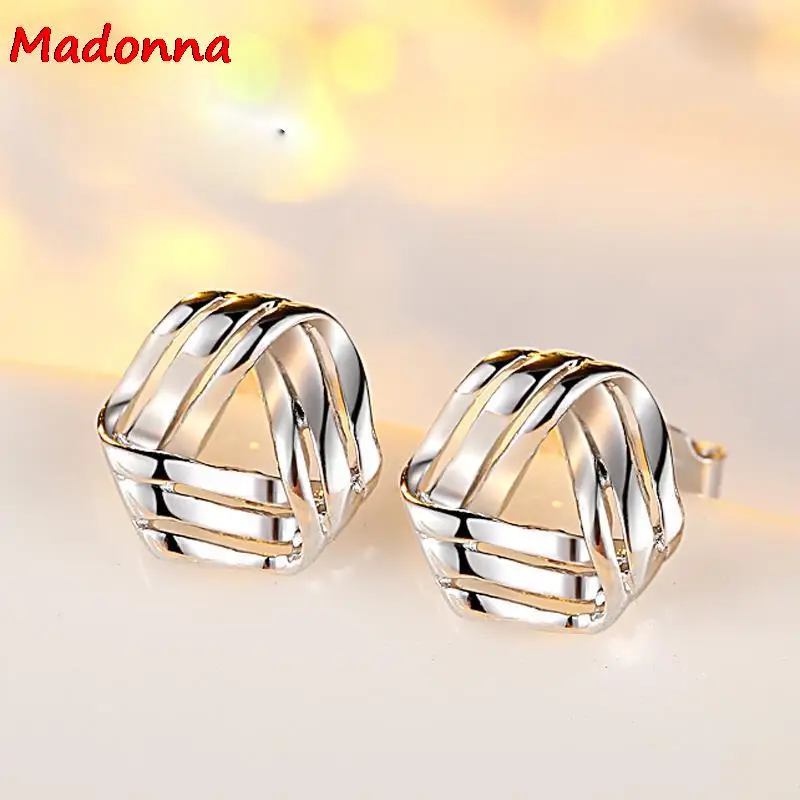 Простые корейские милые маленькие серьги в форме плоской формы с серебряным