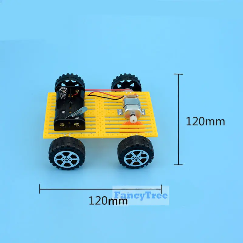 Маленький простой четырехколесный автомобиль diy kit показывает привод и шкив