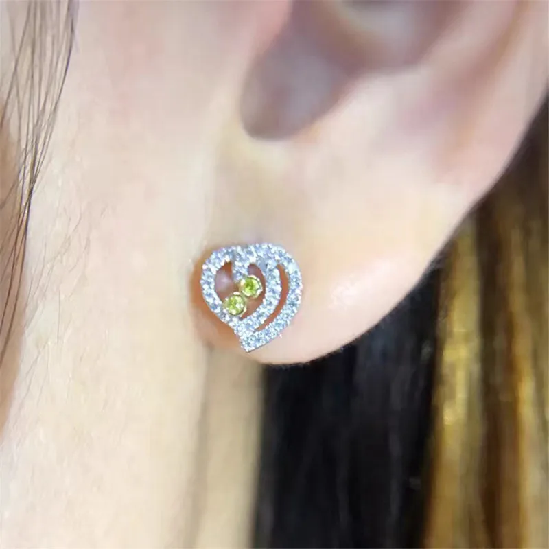 Серьги гвоздики с натуральным бриллиантом LASAMERO 0.18CTW 18 К белое золото бриллианты