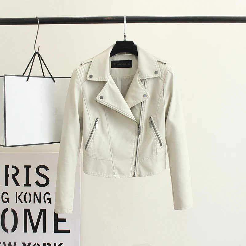 Женская кожаная куртка тонкая байкерская из мягкой кожи на молнии для