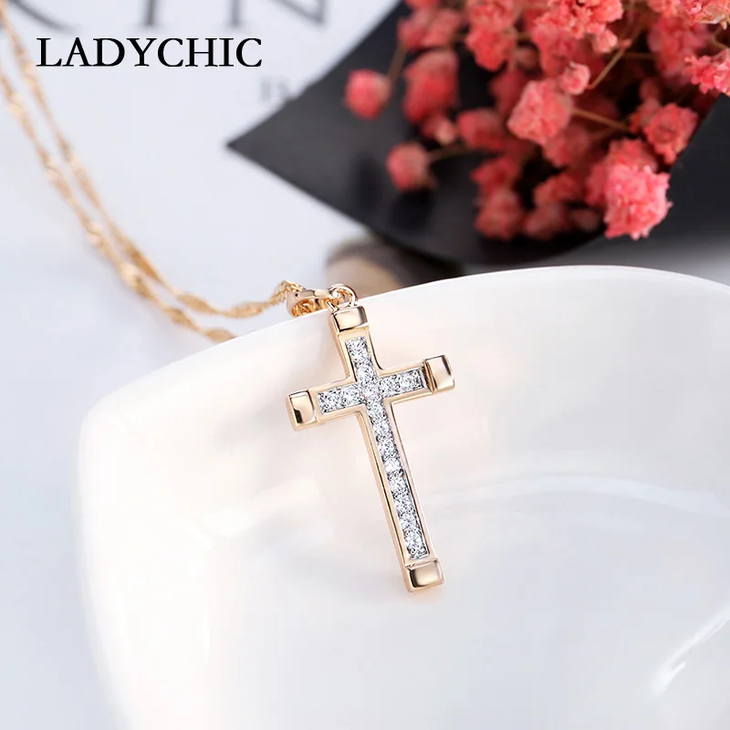 LADYCHIC, трендовая подвеска в виде креста золотого цвета, медный материал, шикарный Фианит, женские классические ожерелья на цепочке, Женские Ювелирные изделия