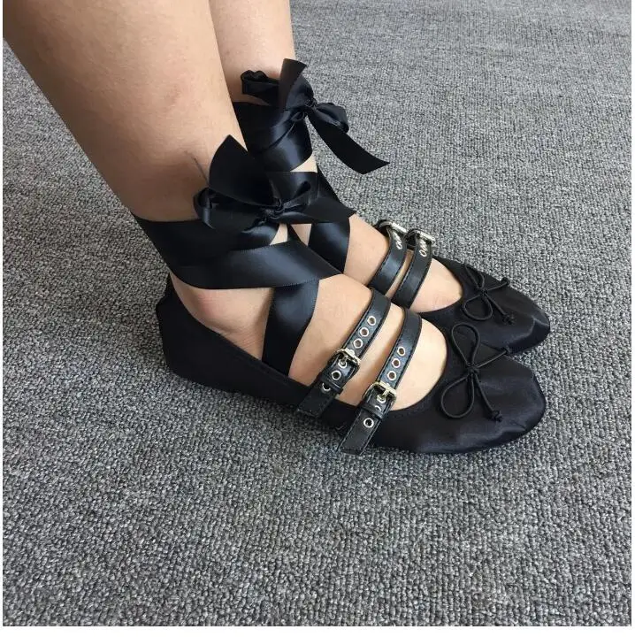 black satin Весенняя Новая модная женская обувь больших размеров, однотонная женская обувь на плоской подошве, обувь принцессы с ремешками, женские балетки - Цвет: black satin