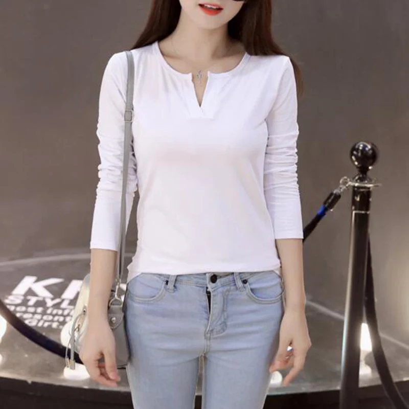 Рубашка женская с длинным рукавом однотонная треугольным вырезом на весну и