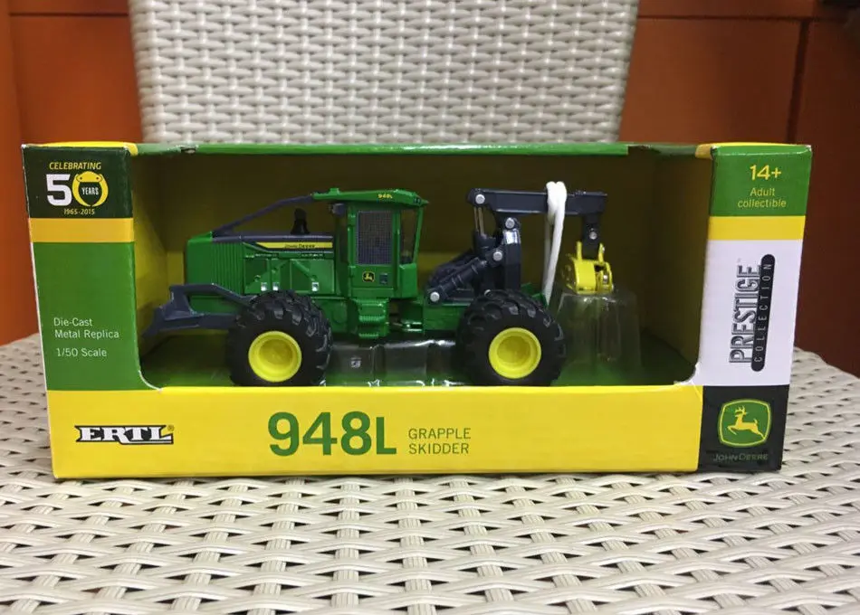 

Ertl 948L Grapple Log Skidder Prestige Collection Forestry 1/50 scale