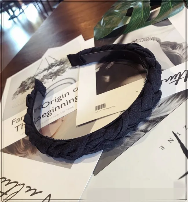 black Модные Женские однотонные плетеные твист повязки для волос элегантные пластиковые обручи простые винтажные ручной работы аксессуары для волос в виде тюрбана - Цвет: black