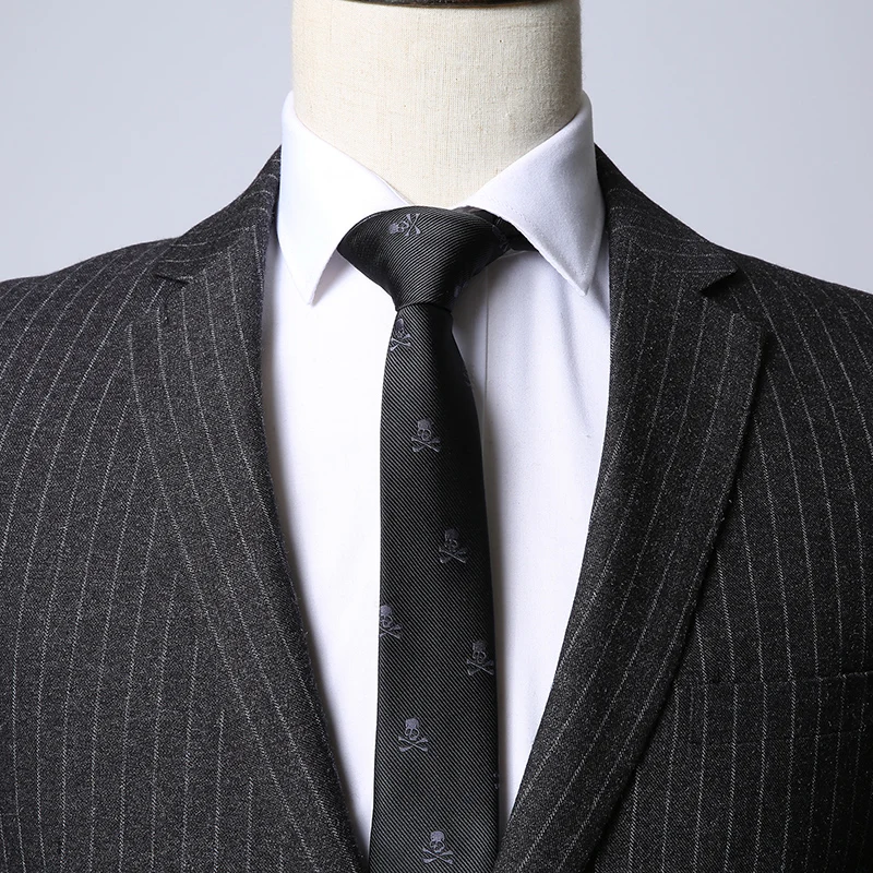 Мужской костюм в полоску строгий из трех предметов для жениха Свадебный Completo Uomo