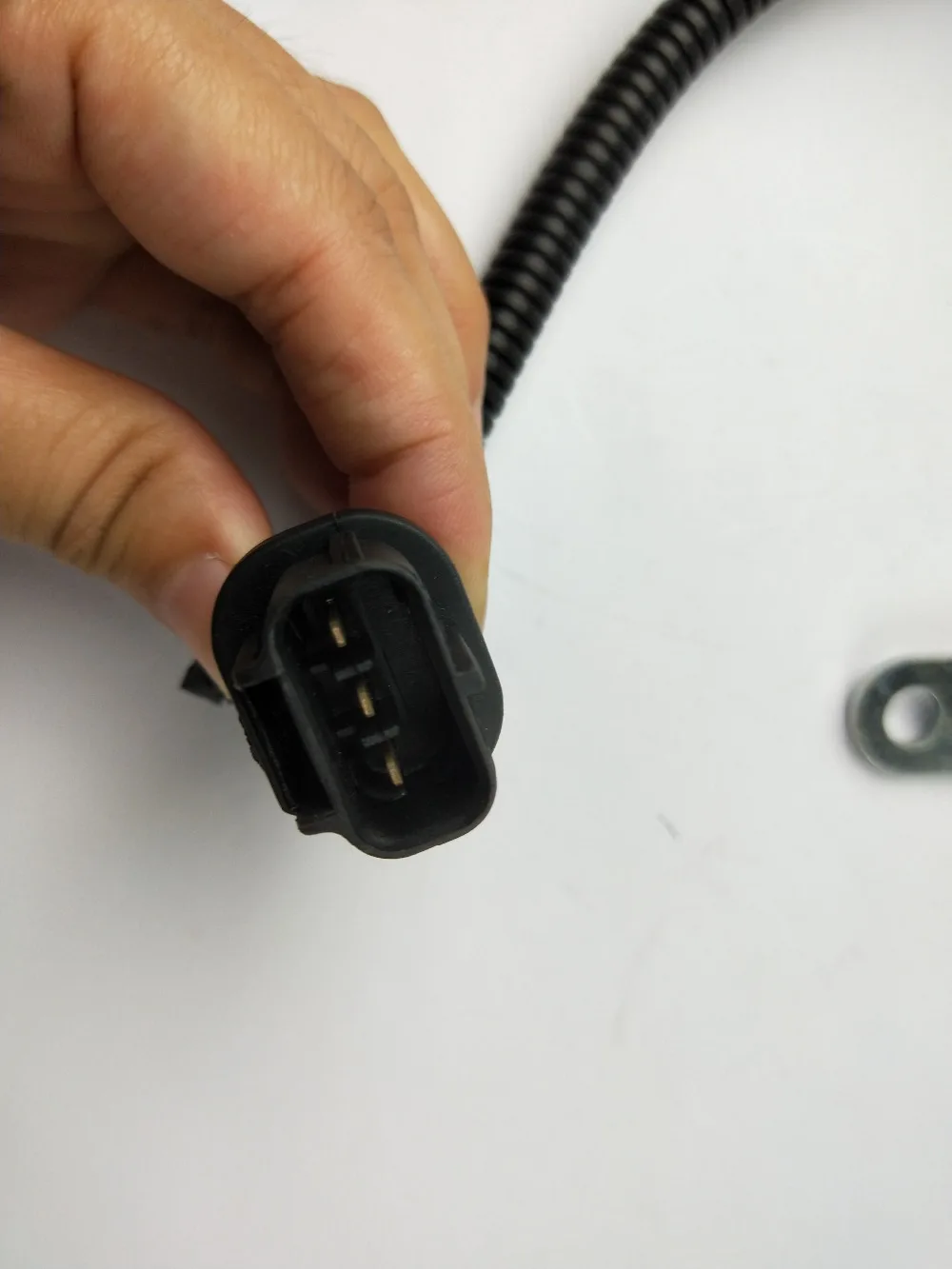 Датчик положения коленчатого вала SMD для Jeep Cherokee 53009954 4638128 56027866AB PC130 CSS814 04638128 53006154 |