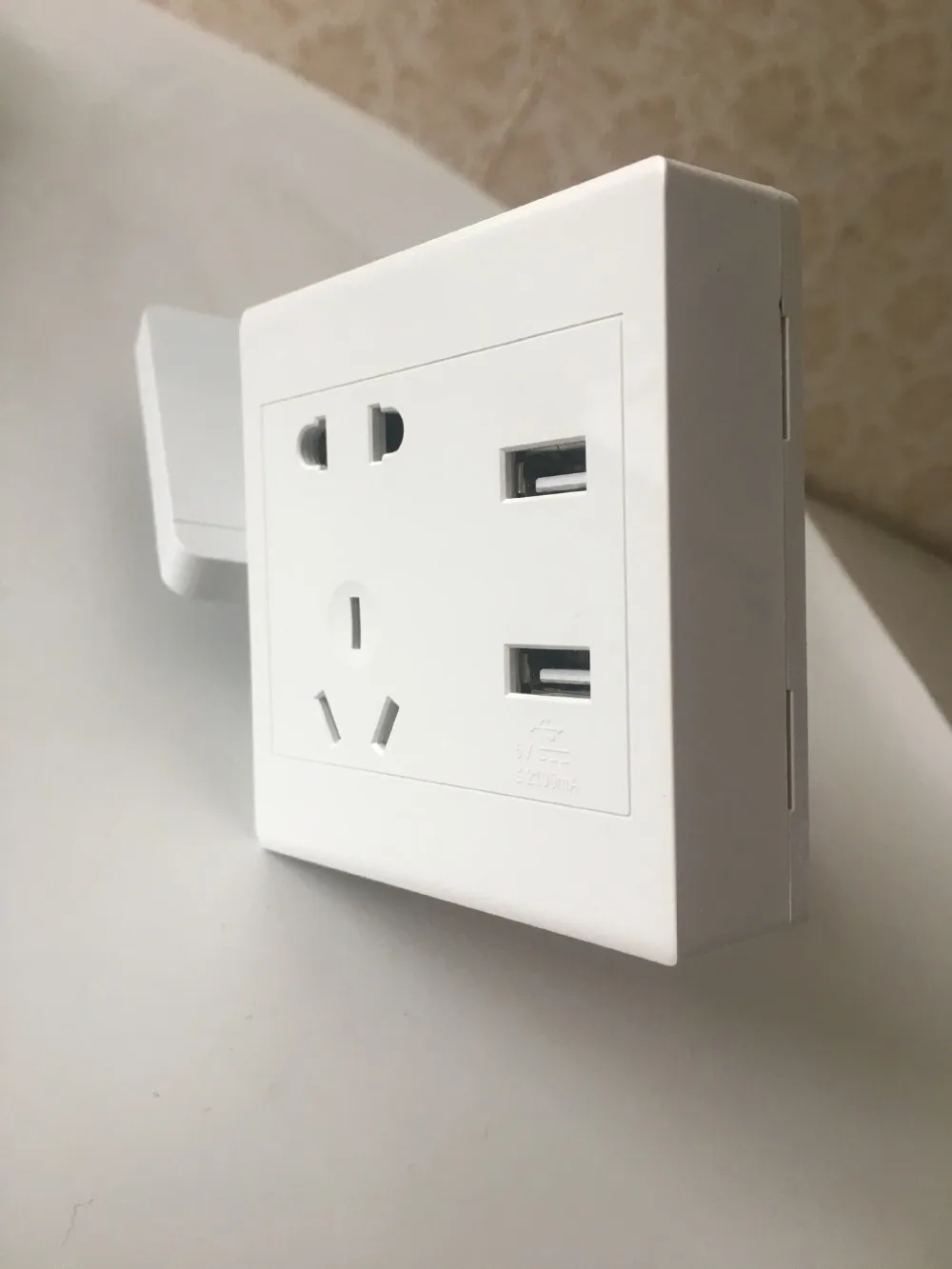 Настенная розетка с поверхностным креплением 220 В 5 USB электрическое настенное