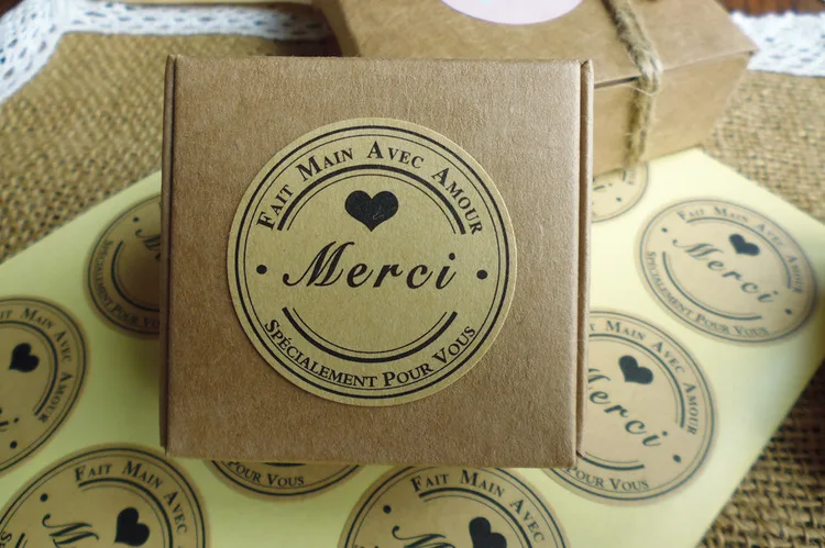 120 шт Французский Merci Любовь Сердце ручной работы торт средство герметизации упаковки этикетки из крафтовой бумаги Стикеры выпечки DIY работы Подарочная коробка круглая Стикеры s M1211
