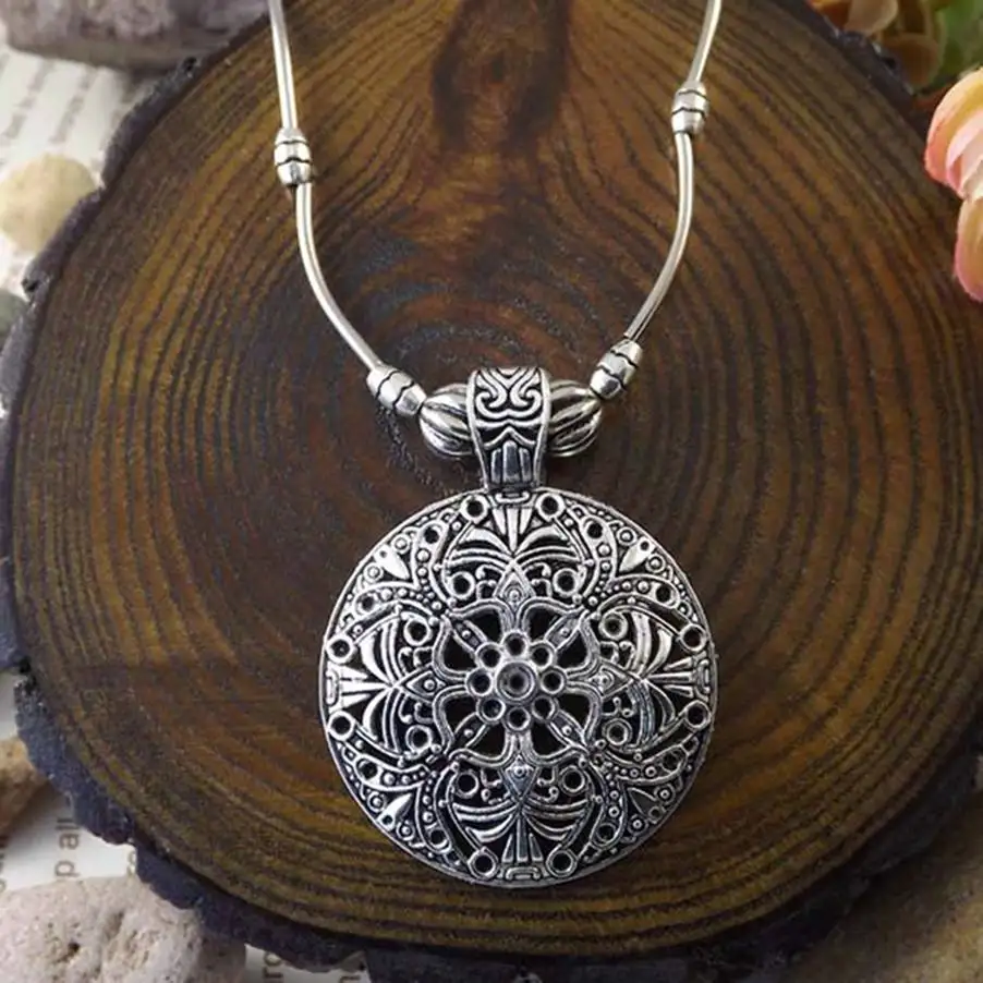 

Retro Round Hollow Flower Pendant Necklaces Animal Elephant Double Layers Beads Necklace For Women Jewelry Accessories